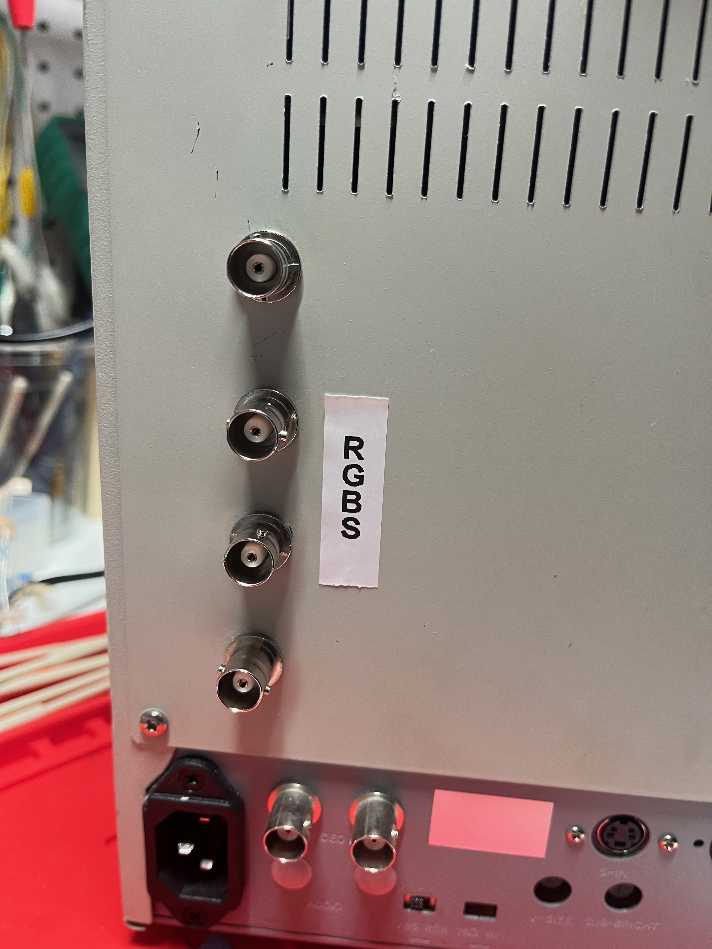 RGB BNC inputs